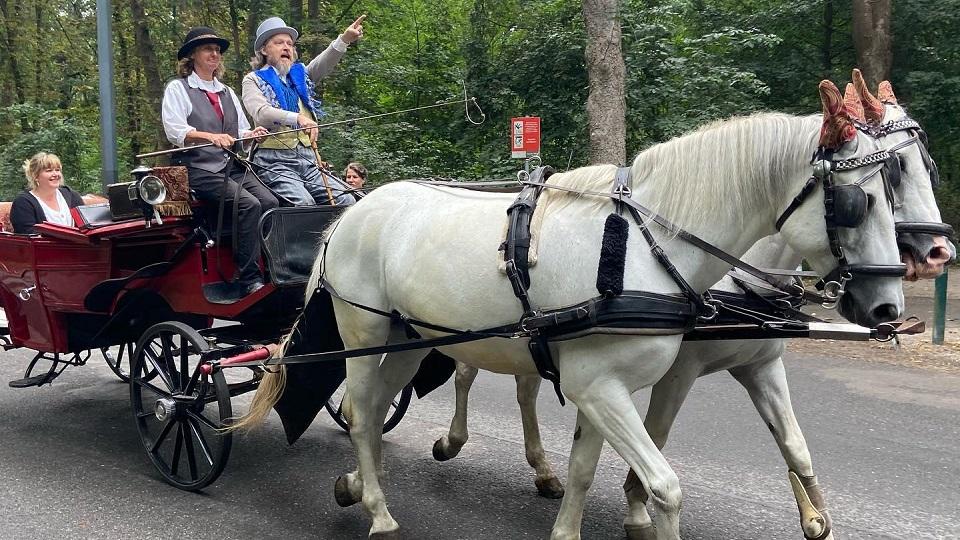 Vídeňské fiakry jako pojízdná divadla aneb drožkou zpátky do historie