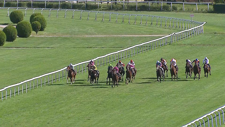 Equinews: Queen Of Beaufay vyhrála derby. KMK pokračovalo na Ptýrově