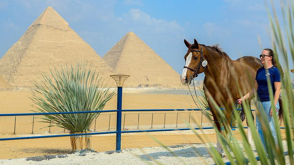 Global Champions u pyramid. Pomůže elitní parkur také místním koním?