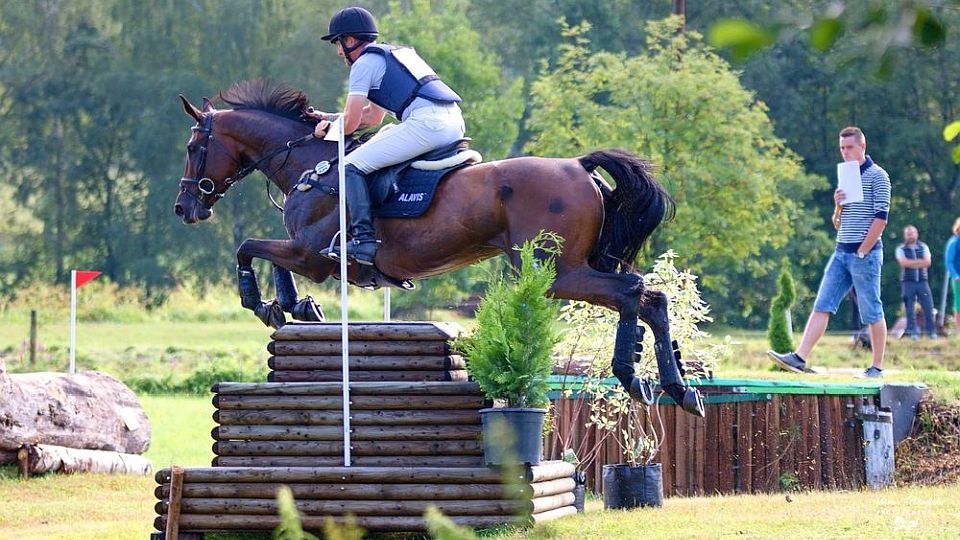 Čtveřice českých jezdců startuje na CCI4* v Baborowku. Čekají je krosy